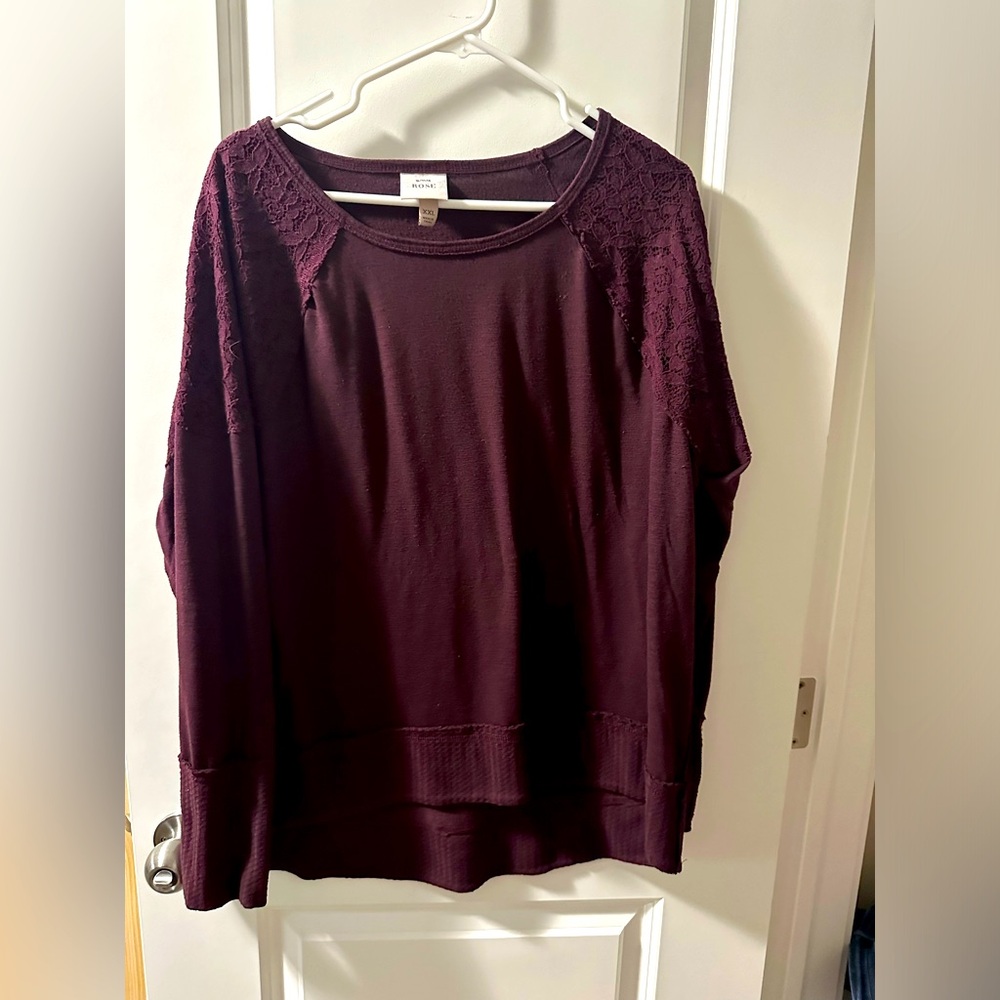 Knox rose sweatshirt with floral details